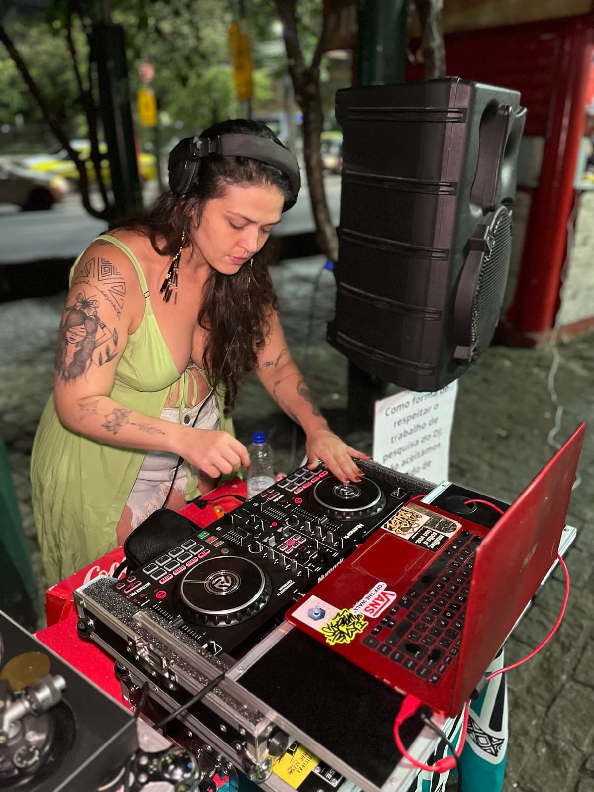 Tha Redig ao vivo em festa na praça